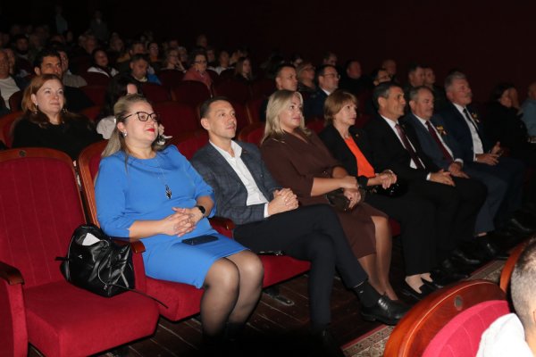 В Бендерах по случаю празднования Дня города прошло торжественное собрание В Бендерах по случаю празднования Дня города прошло торжественное собрание