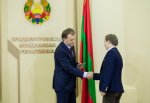 Президент Евгений Шевчук лично вручил государственные награды бендерчанам, спасшим жизни утопающих