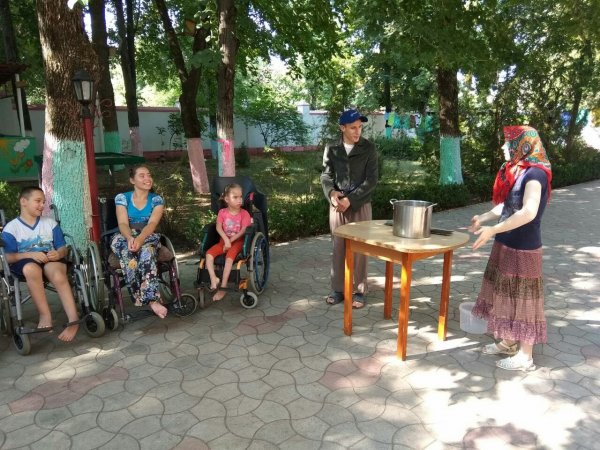 В Республиканском реабилитационном центре для детей-инвалидов состоялся праздник каши