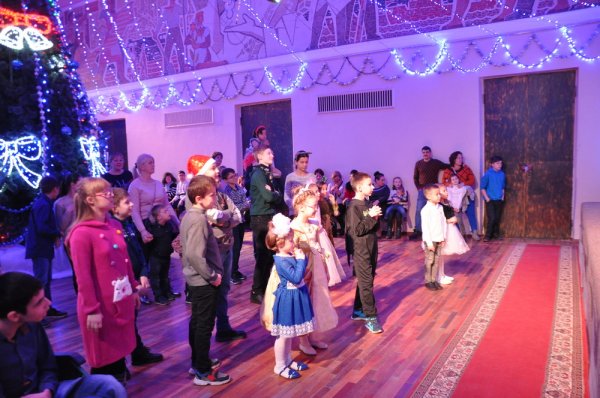 В праздничные дни в Бендерах прошли традиционные елки Президента республики и Главы города