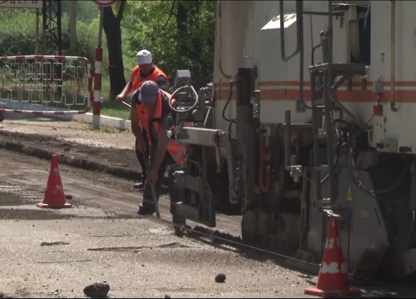 В Бендерах осваивают новые технологии ремонта дорог