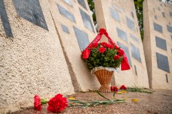 В день города прошло возложение цветов на Мемориале Памяти и Скорби и на площади Героев