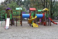 В парке Горького появилась новая детская площадка
