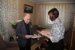 Ветерану ВОВ Николаю Гуляеву исполнилось 95 лет
