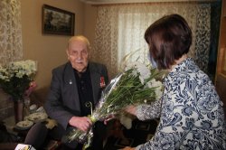 Ветерану ВОВ Николаю Гуляеву исполнилось 95 лет