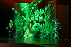 На сцене городского дворца культуры им. Ткаченко состоялась премьера детского пластического спектакля «Приключения Алисы» (+фотоотчет)